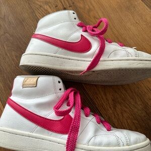 Nike Court Royale 2
